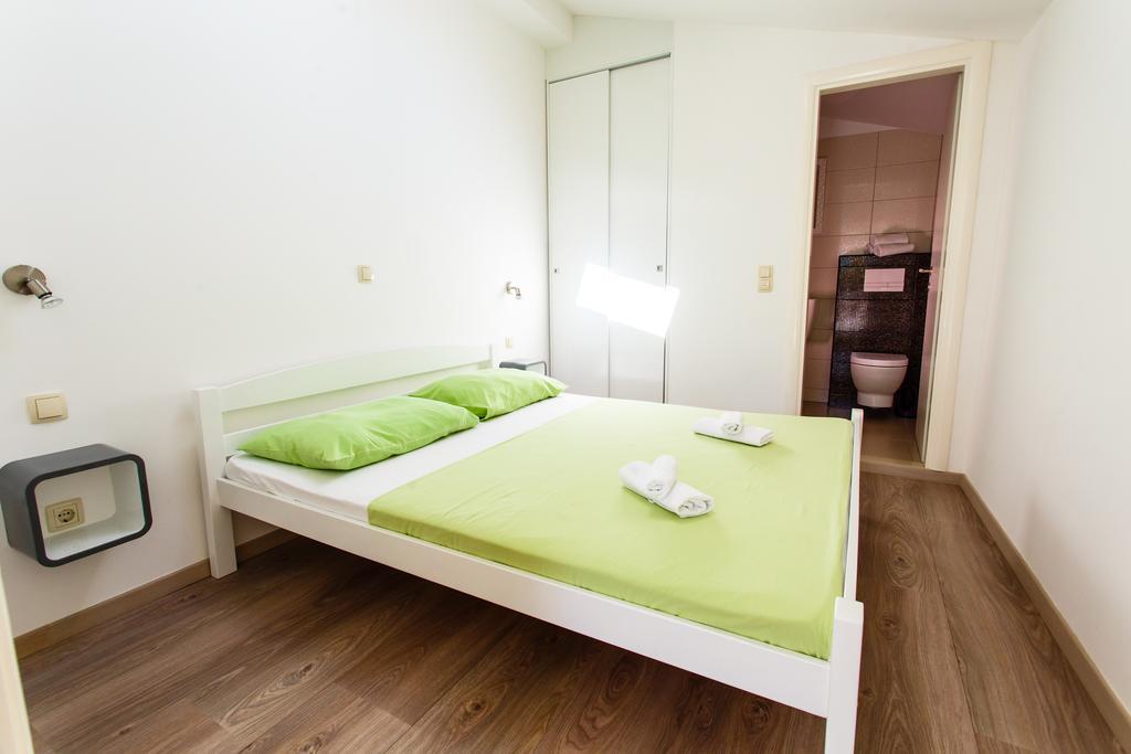 Filip Apartment Omiš Chambre photo