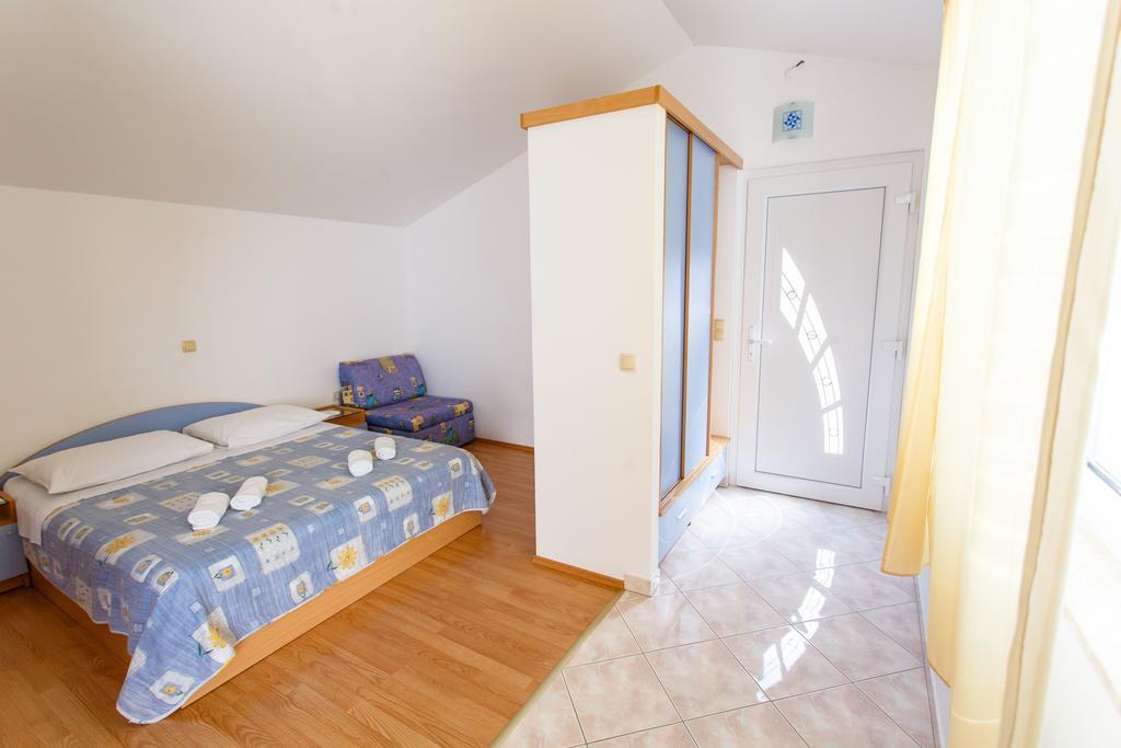 Filip Apartment Omiš Chambre photo